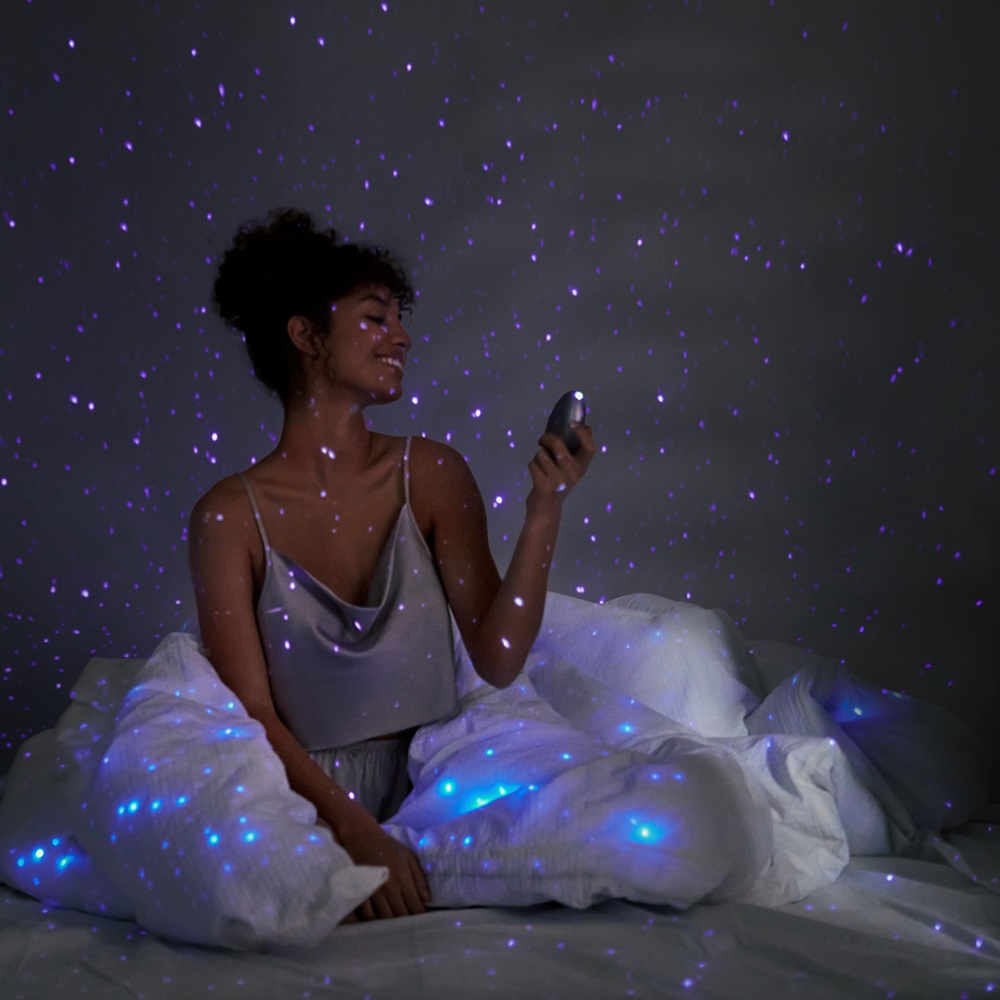 Svakom Galaxie Suction Vibrator with Mood Projector Metallic Lilac 5 Svakom Galaxie Suction Vibrator with Mood Projector Metallic Lilac - Image 4