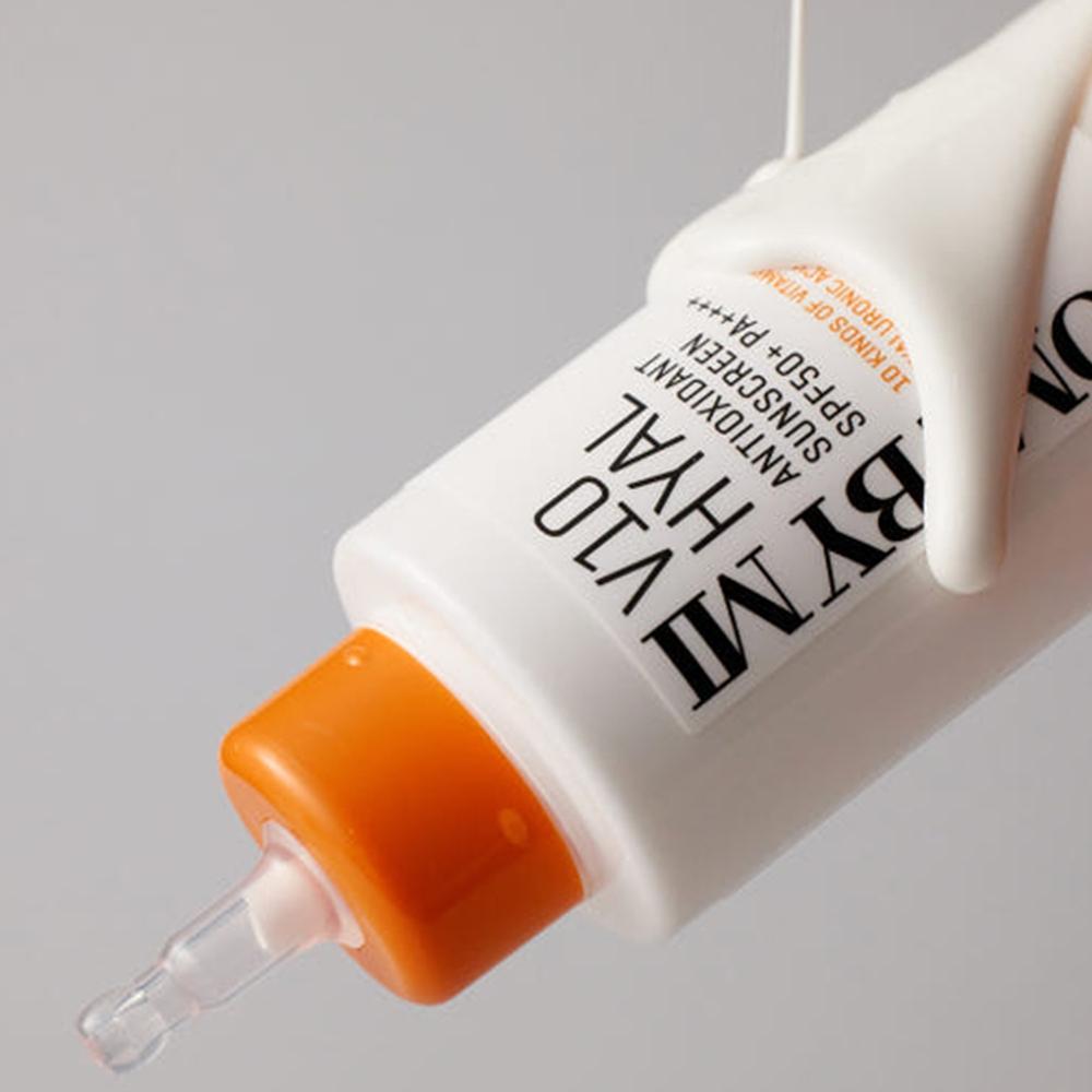 SOME BY MI - V10 Hyal Antioxidant Sunscreen, 40ml 5 SOME BY MI - V10 Hyal Antioxidant Sunscreen, 40ml - Image 4